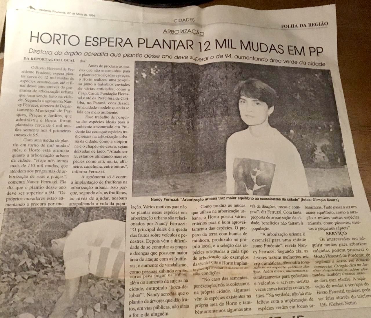 Recorte de jornal sobre o horto municipal e o plantio de mudas na cidade.